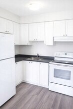 105 Mausser Av in Kitchener, ON - Building Photo - Building Photo