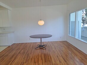 1856 10th St, Unit F in Santa Monica, CA - Foto de edificio - Building Photo