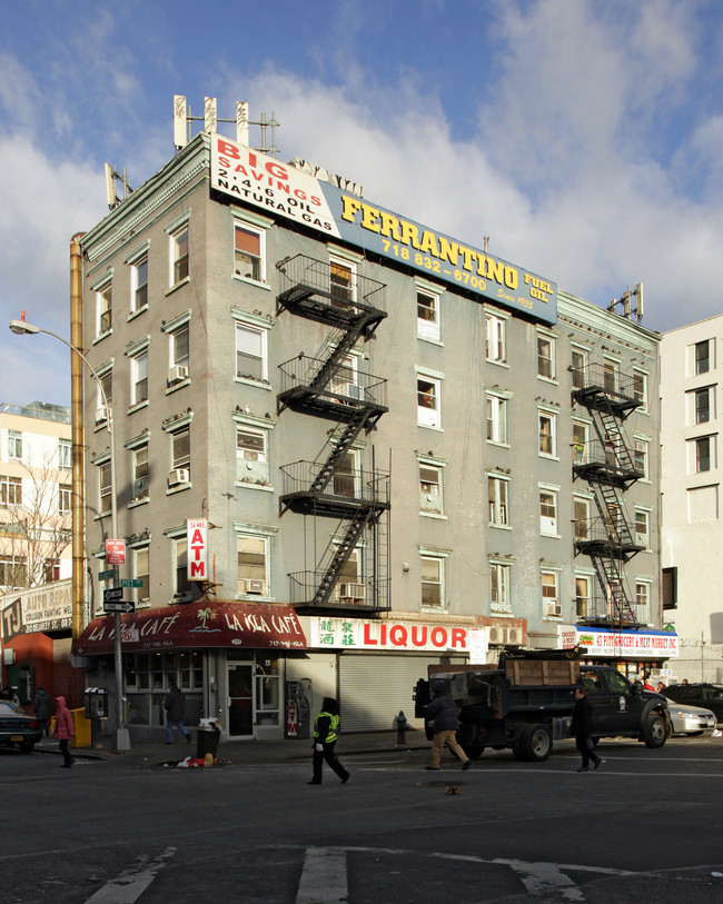 212 Delancey St in New York, NY - Foto de edificio - Building Photo