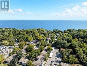 123 Maurice Dr in Oakville, ON - Building Photo - Building Photo