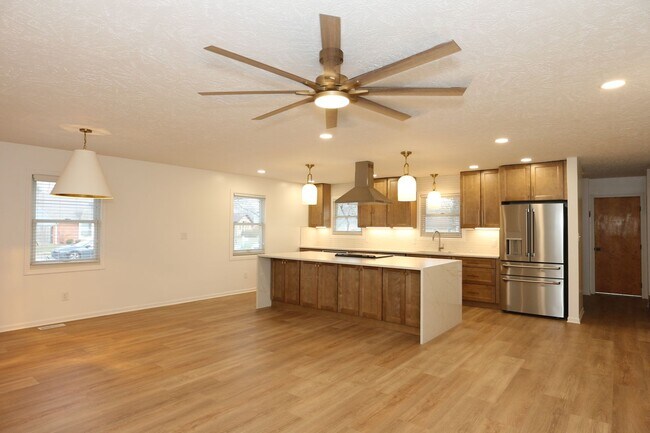 513 Concord Ln in Carmel, IN - Building Photo - Building Photo