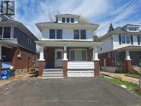 4357 Seneca St in Niagara Falls, ON - Building Photo