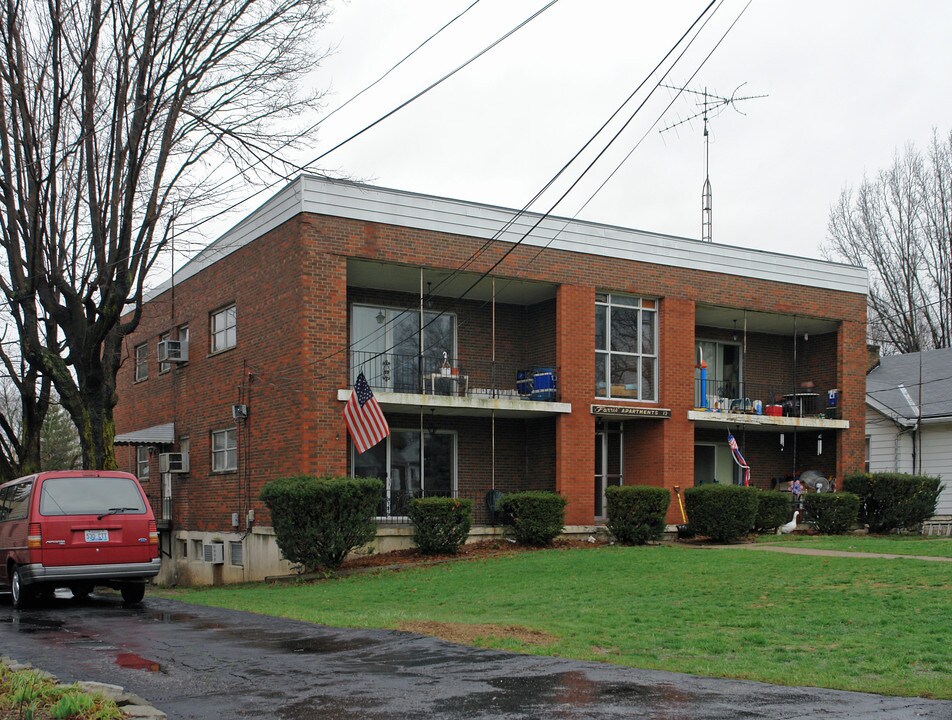 Farris Apartments in Florence, KY - Foto de edificio