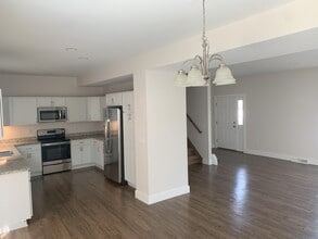 41 Dieskau St in Lake George, NY - Building Photo - Building Photo