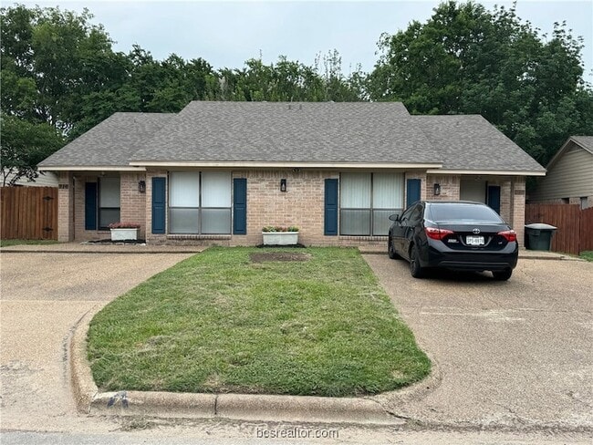 property at 712 Cross Timbers Dr