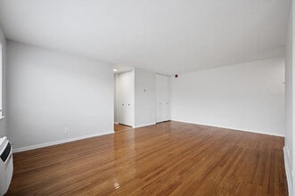 259 E 28th St, Unit 1B in Brooklyn, NY - Building Photo - Building Photo