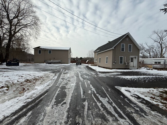 property at 1458 N Main St