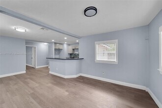 2360 NW 6th Ct in Fort Lauderdale, FL - Building Photo - Building Photo