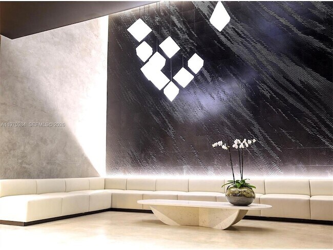 151 SE 1st St, Unit 1109 in Miami, FL - Foto de edificio - Building Photo