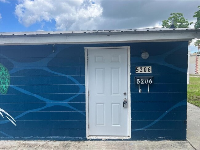 5206 7th St in Zephyrhills, FL - Building Photo - Building Photo