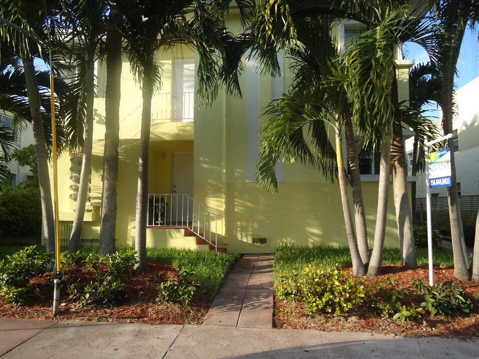 Garden Apartments in Miami Beach, FL - Foto de edificio