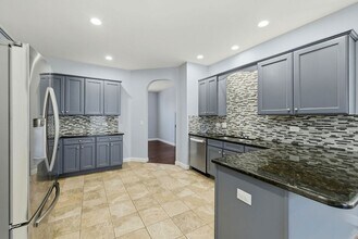 218 Goldenrod Dr in Elgin, IL - Building Photo - Building Photo