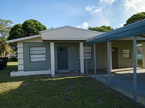 2909 Avenue S in Fort Pierce, FL - Building Photo - Building Photo