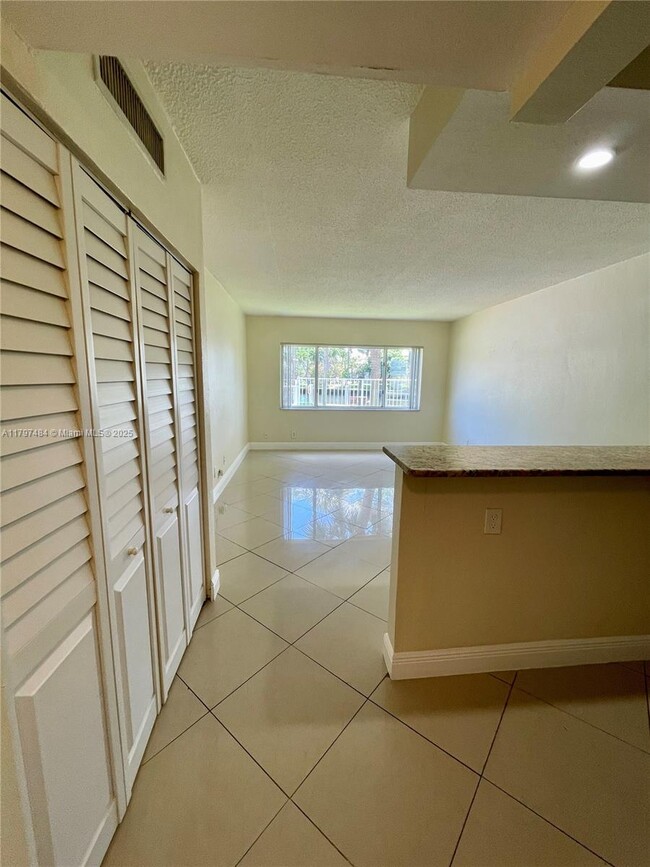 251 SE 6th Ave in Pompano Beach, FL - Building Photo - Building Photo