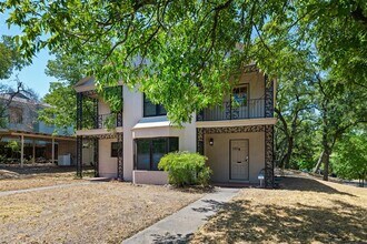 1401 Kirkwood Rd in Austin, TX - Building Photo - Building Photo