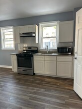 3 Bannister St, Unit 2 in New Bedford, MA - Building Photo - Building Photo