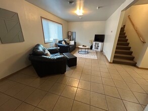 1526 Starview Dr in Cedar Falls, IA - Foto de edificio - Building Photo