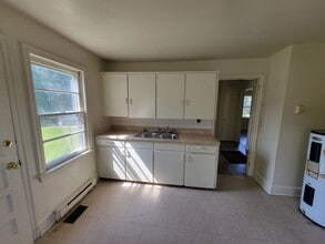 4006 Wooddale Ln in Greensboro, NC - Building Photo - Building Photo