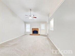 5731 Newnan Cir in Austell, GA - Building Photo - Building Photo