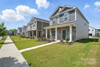 125 Cedar Knoll Cir in Pineville, NC - Building Photo - Building Photo