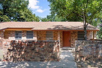 1803 Harry Ct in Arlington, TX - Building Photo - Building Photo