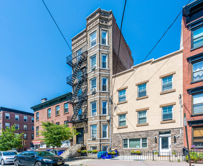 602 Park Ave in Hoboken, NJ - Building Photo - Building Photo