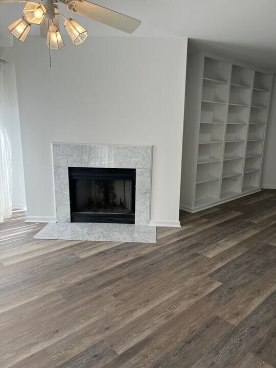 47 Harbour Close in New Haven, CT - Building Photo