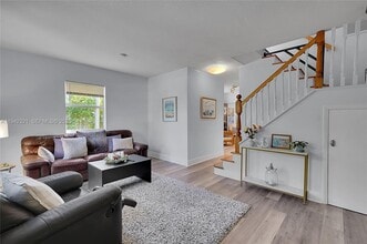 618 86th St in Miami Beach, FL - Foto de edificio - Building Photo