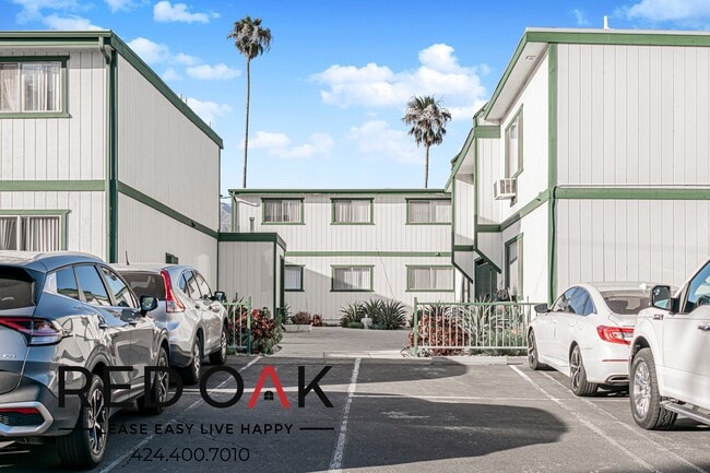 12767 San Fernando Rd in Los Angeles, CA - Building Photo - Building Photo