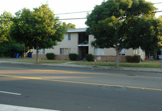 329 W Maude Ave in Sunnyvale, CA - Building Photo - Building Photo