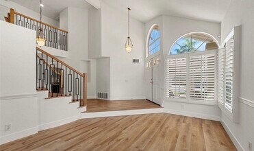 26631 Brandon in Mission Viejo, CA - Foto de edificio - Building Photo