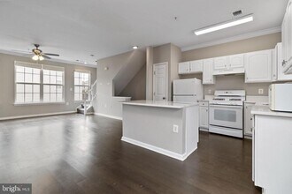 21809 Kelsey Square in Ashburn, VA - Building Photo - Building Photo