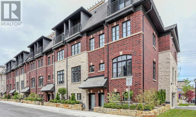 21-21 Wasdale Rd in Mississauga, ON - Building Photo - Building Photo