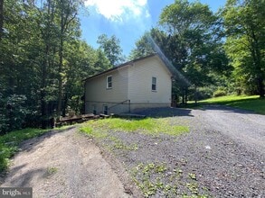 13359 Catoctin Hollow Rd in Thurmont, MD - Building Photo - Building Photo