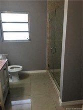 18725 NE 18th Ave in North Miami Beach, FL - Building Photo - Building Photo