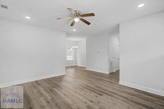 205 Bagley Ave in Hinesville, GA - Foto de edificio - Building Photo