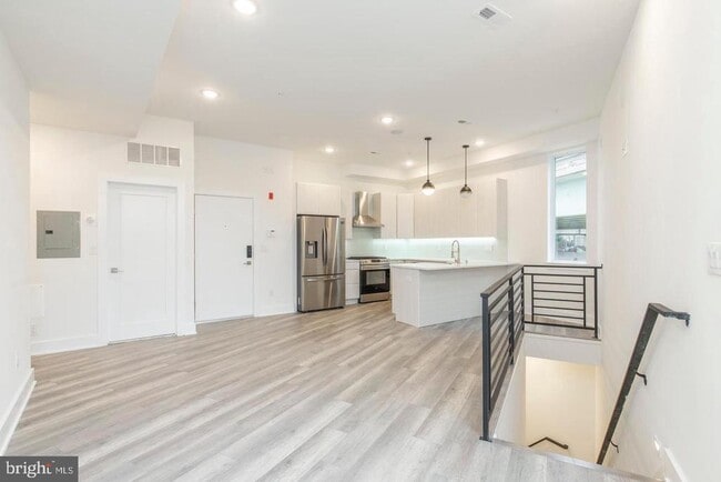 90-94 E Laurel St in Philadelphia, PA - Building Photo - Building Photo