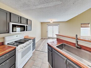 385 Kimbrough Dr in Greenwood, IN - Building Photo - Building Photo