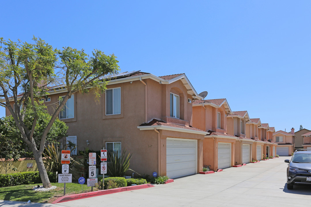 547 Hart Dr in El Cajon, CA - Building Photo