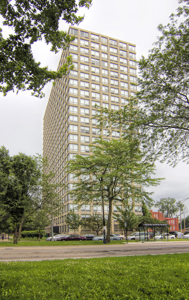 Luther Terrace in Chicago, IL - Foto de edificio - Building Photo