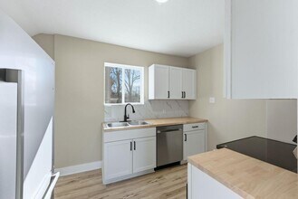 2221 Eby Ave in Fort Wayne, IN - Building Photo - Building Photo