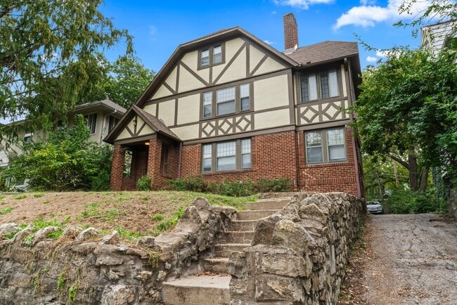 5341 Holmes St in Kansas City, MO - Foto de edificio - Building Photo