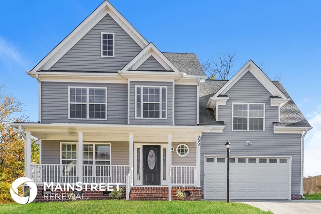 property at 909 Houston Heights Rd