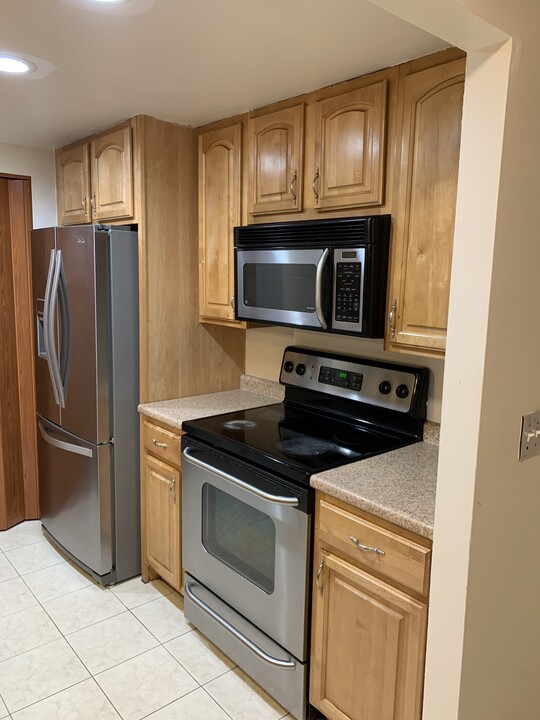 65 Webster St in Weymouth, MA - Building Photo
