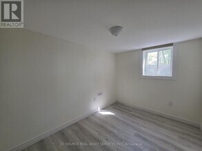 1324 Odessa Crescent in Oakville, ON - Building Photo - Building Photo