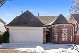 20 Garden Springs Dr in Oakland, TN - Building Photo