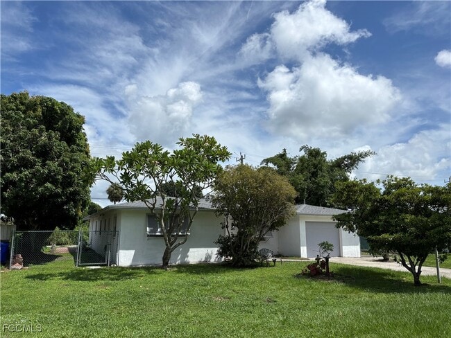 4329 New St in Ft. Myers, FL - Building Photo - Building Photo