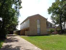 11815 Gardenglen Dr in Houston, TX - Building Photo