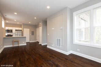 4619 N Hamlin Ave-Unit -1F in Chicago, IL - Building Photo - Building Photo