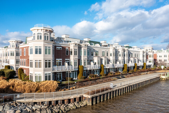 Ichabod's Landing in Sleepy Hollow, NY - Building Photo - Primary Photo